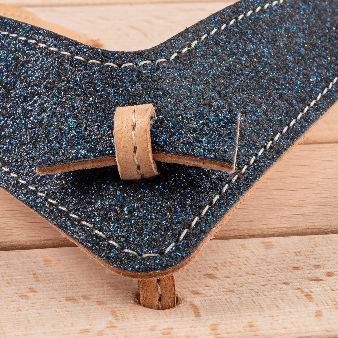 Tong de Luxe en Bois, Bleu étincellant