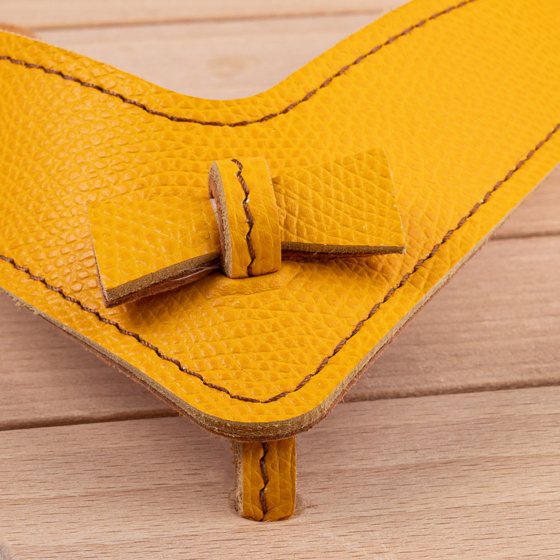 Tong de Luxe en Bois, Jaune solaire